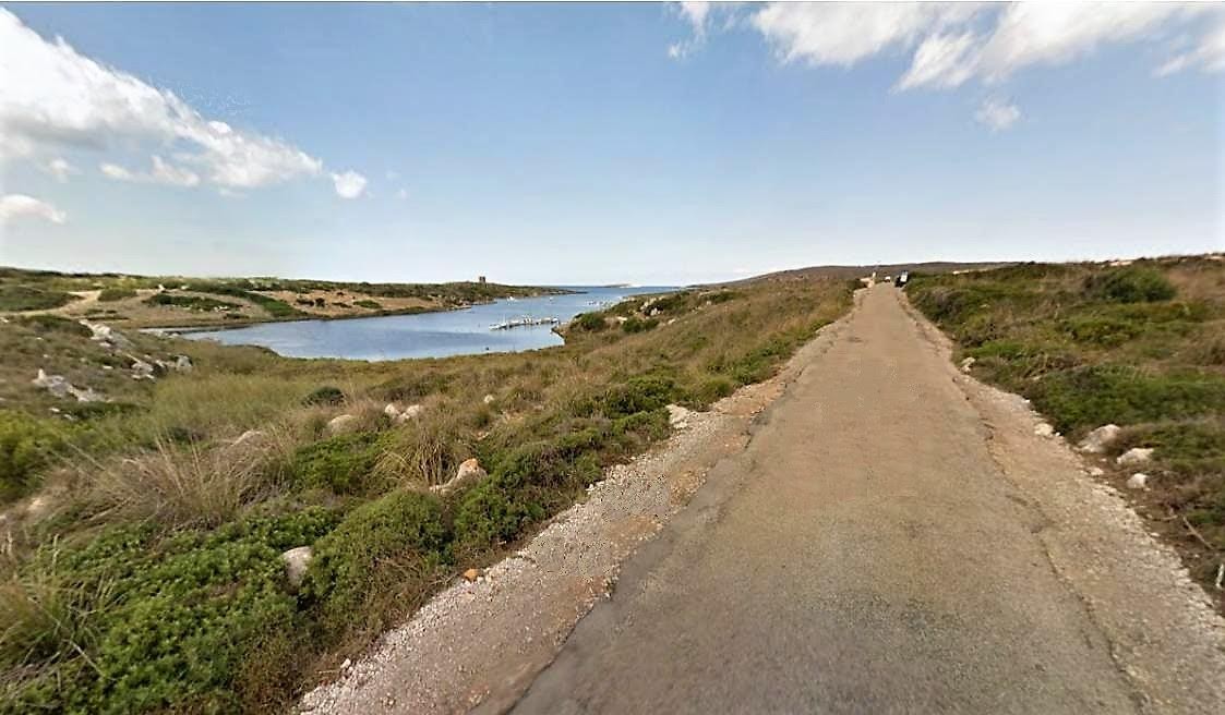Camí d'accés al far