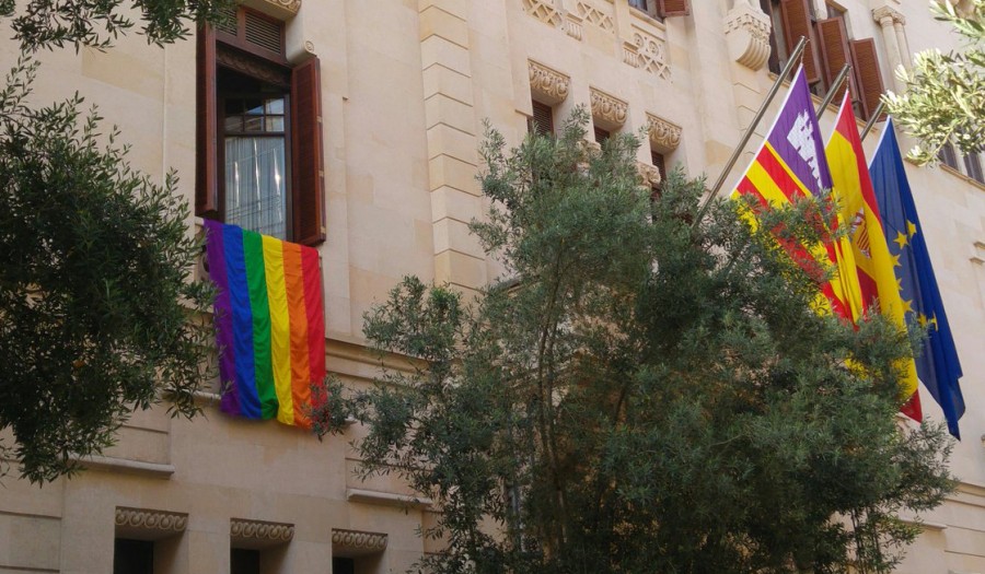 Solidaritat amb els LGTBI i en contra 'Hazte Oir'