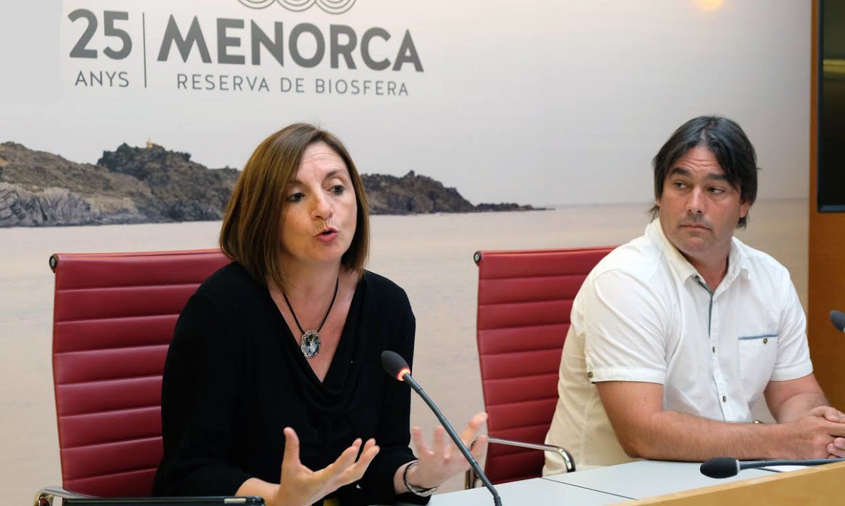 La consellera Maite Salord i el director insular Isaac Olives