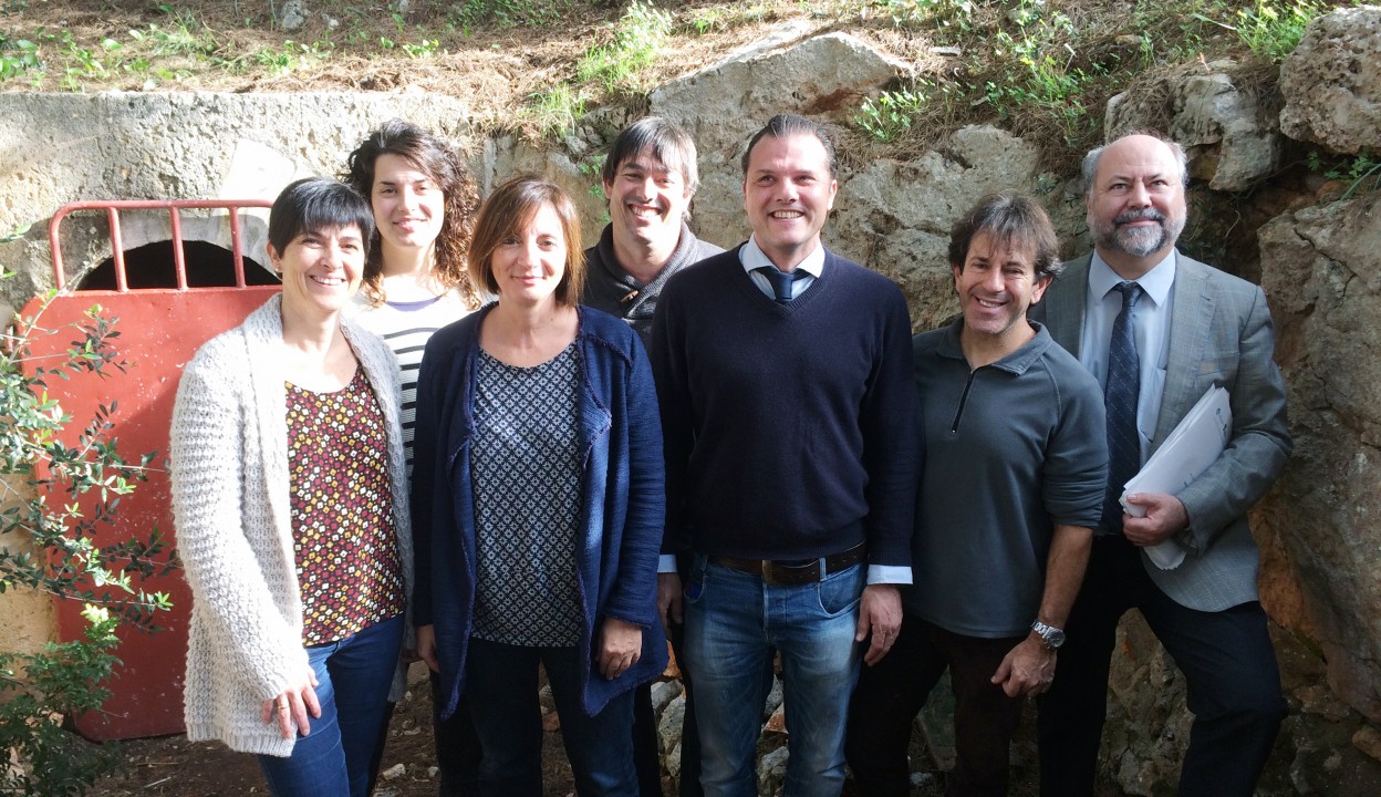 Imatge de les primeres visites a les coves